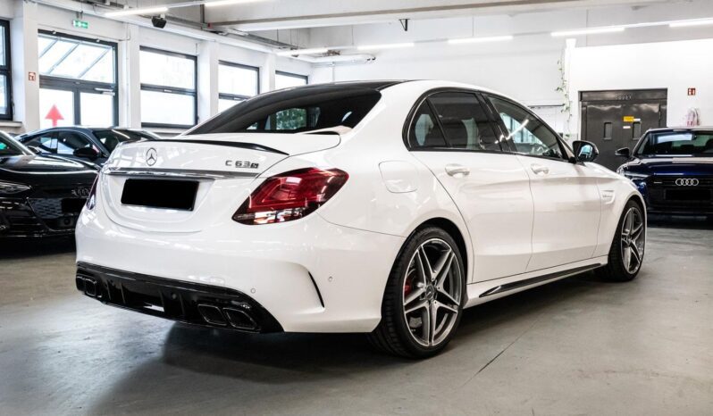 Mercedes Benz C63 AMG full