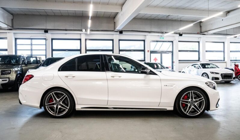 Mercedes Benz C63 AMG full