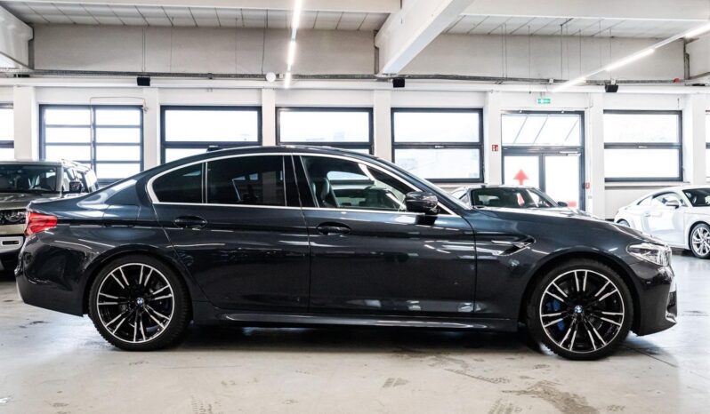 BMW M5 xDrive full