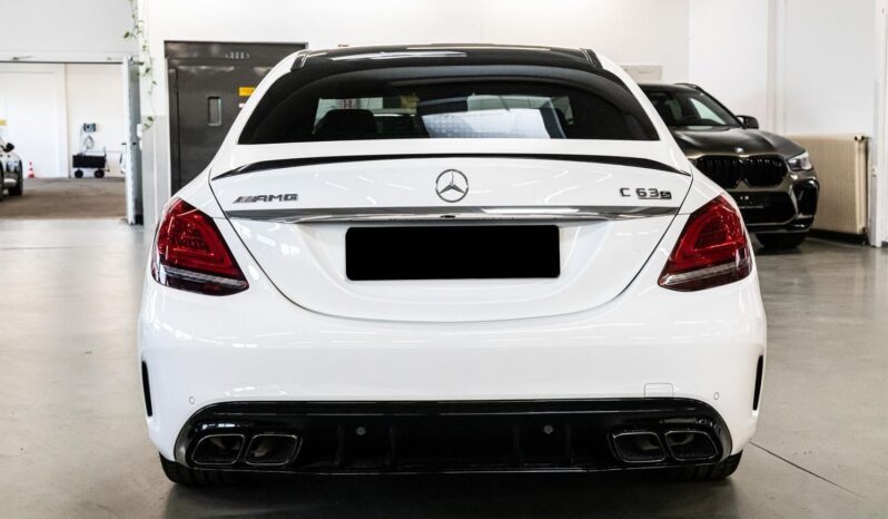 Mercedes Benz C63 AMG full