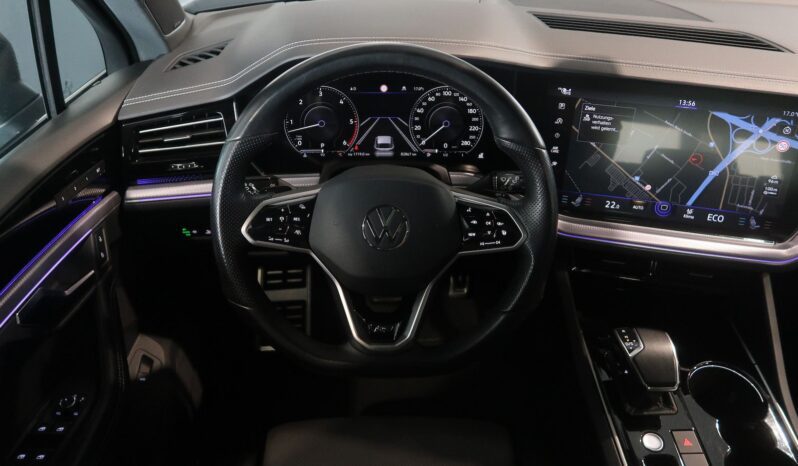 Volkswagen Touareg full